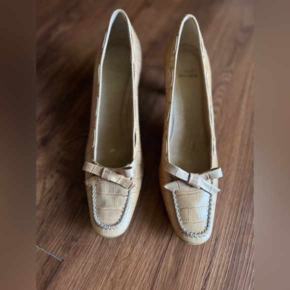 Stuart Weitzman Tan Glovemid Indian Croc Bow Pumps Heels Women’s 8.5 New Vintage - Picture 2 of 9